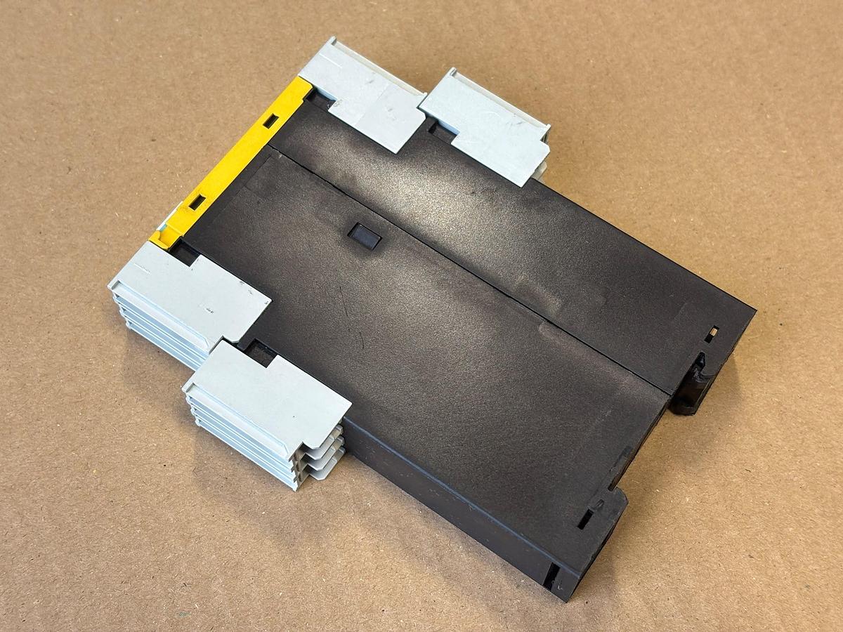 Gebraucht 80 Stück Sicherheitsschaltgeräte - SIEMENS SIRIUS 3TK2821-1CB30