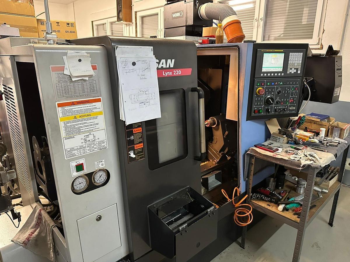 Gebraucht 2011 DOOSAN LYNX 220 LMA