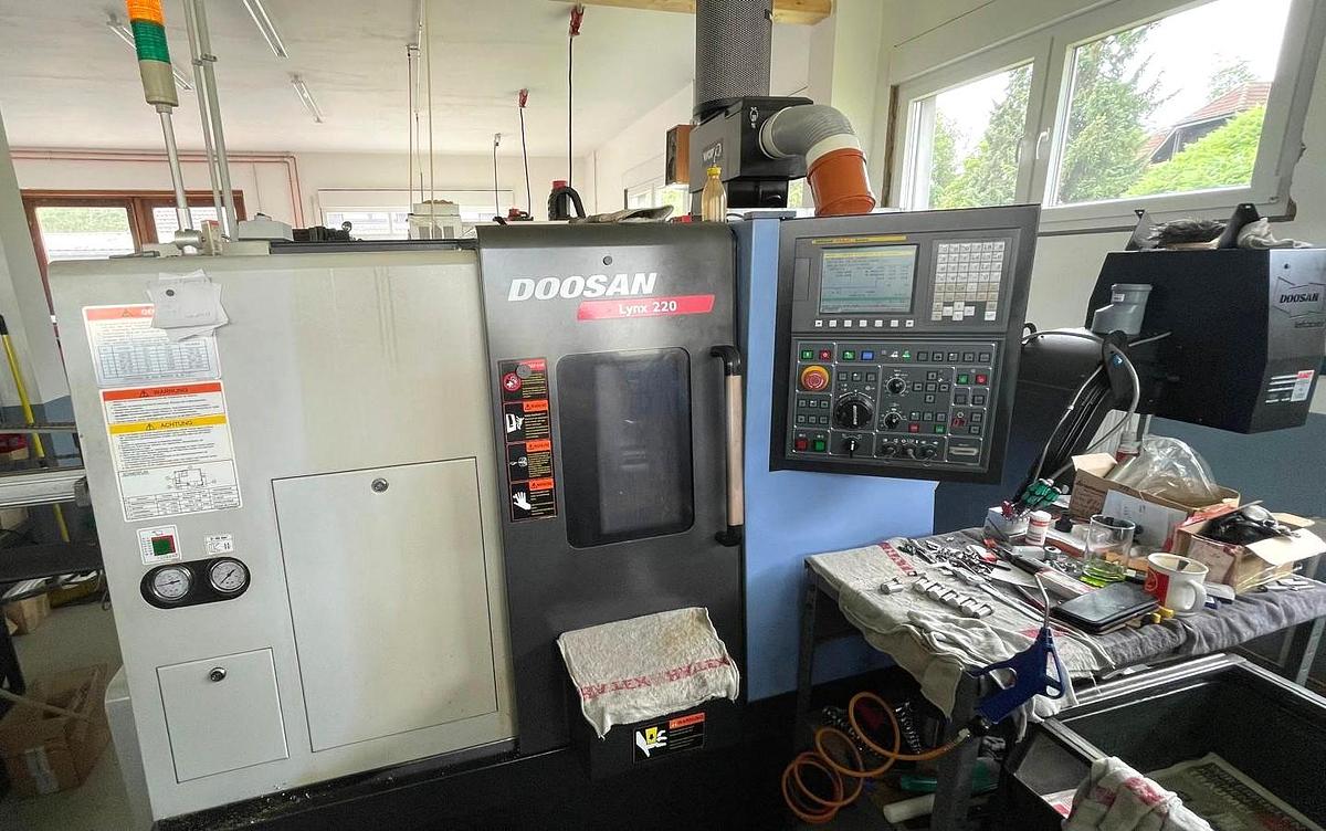 Gebraucht 2011 DOOSAN LYNX 220 LMA