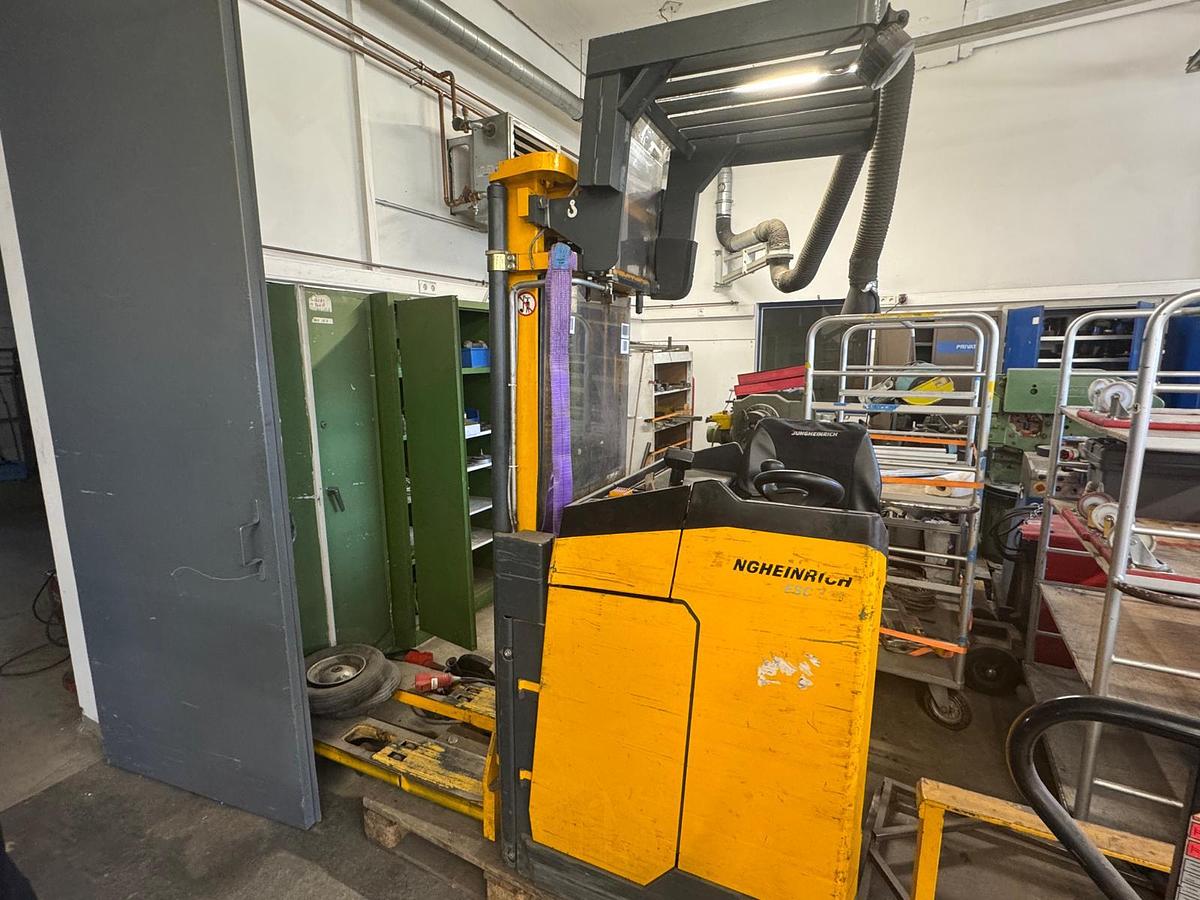 Gebraucht 2005 Ersatzteilträger JUNGHEINRICH ESC Z 13 G 115-430 DZ
