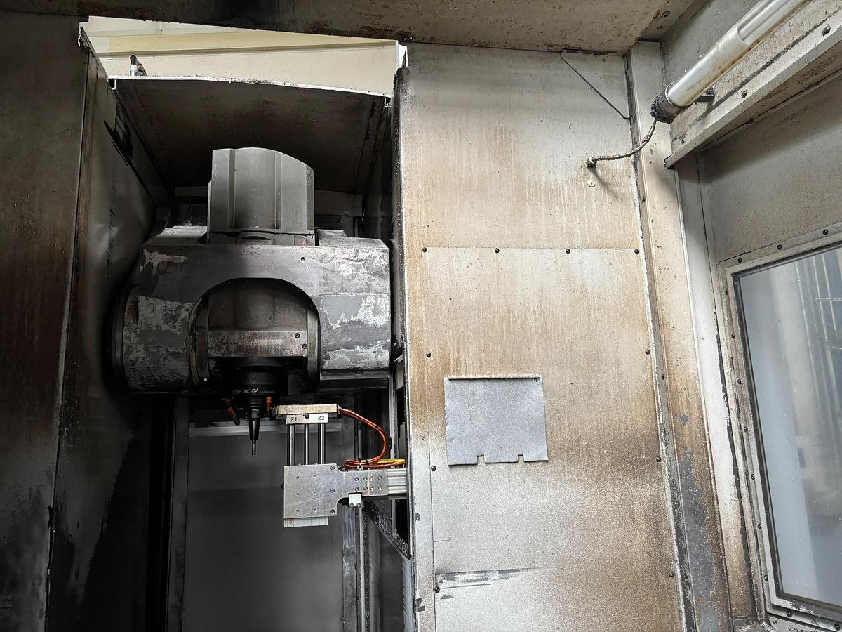 Gebraucht 2001 MIKRON UCP 1350