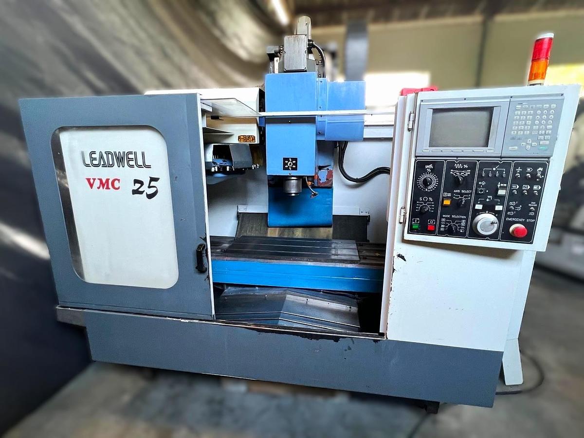 Gebraucht LEADWELL VMC 25