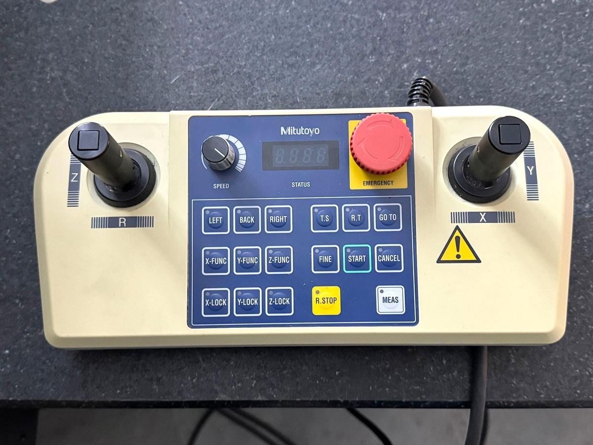 Gebraucht 2014 MITUTOYO Crysta-Apex S123010