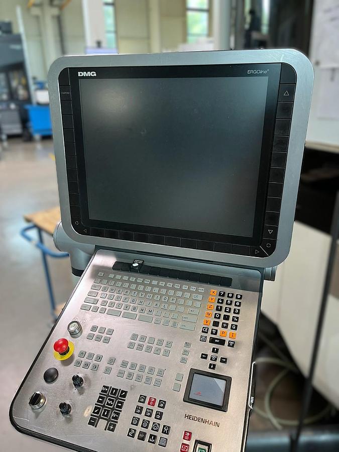 Gebraucht 2010 DECKEL-MAHO DMC 100 H duoBLOCK