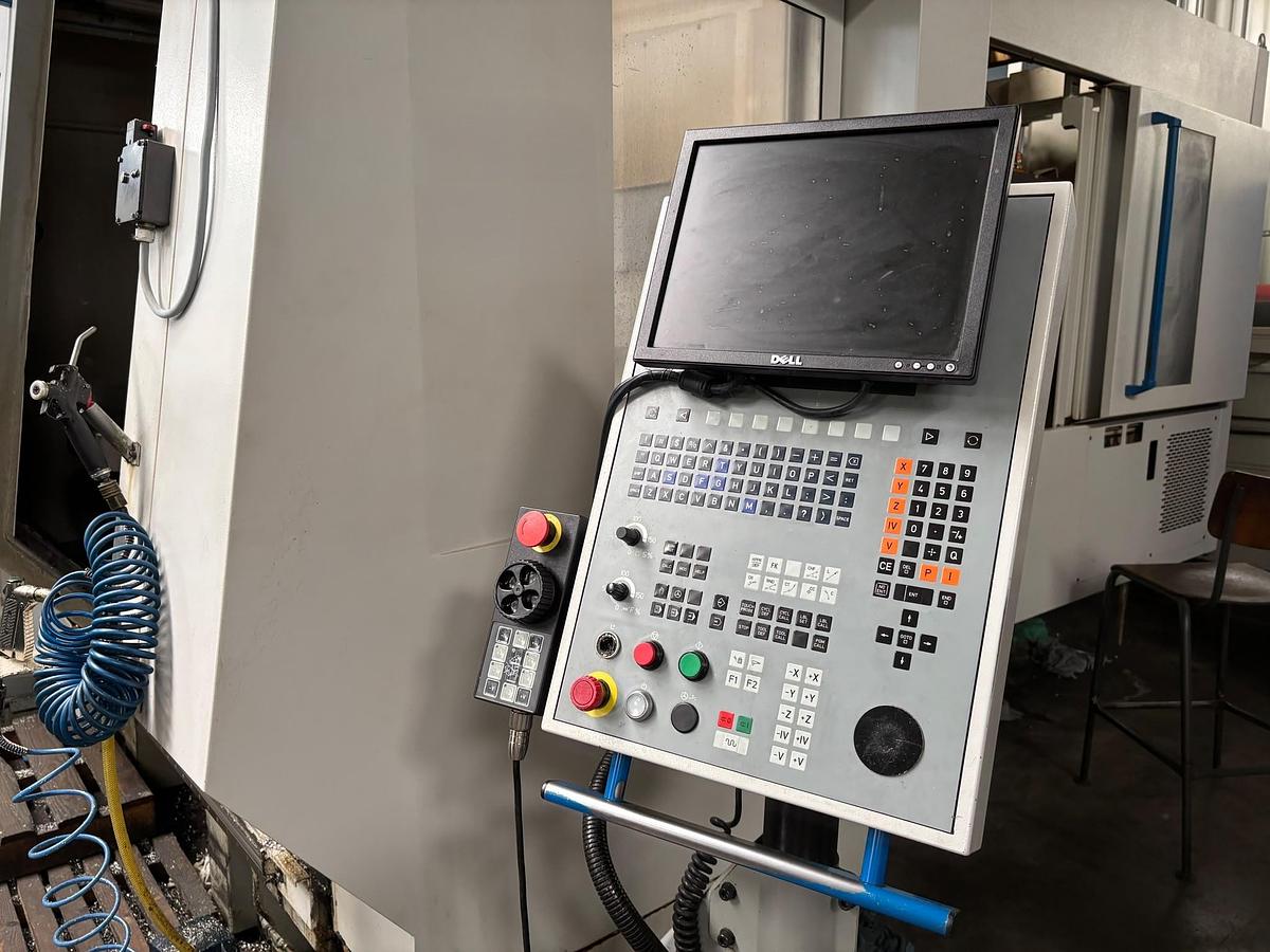 Gebraucht 2001 MIKRON UCP 1350