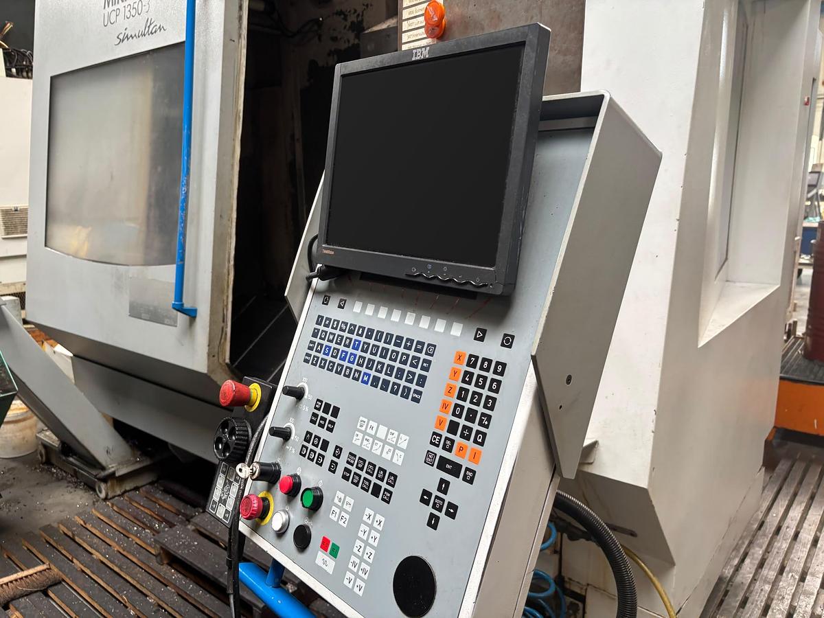 Gebraucht 2002 MIKRON UCP 1350