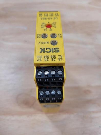 Thompson Machinery Controller Relay Fail Safe Cat. 3 24VDC Delay Off