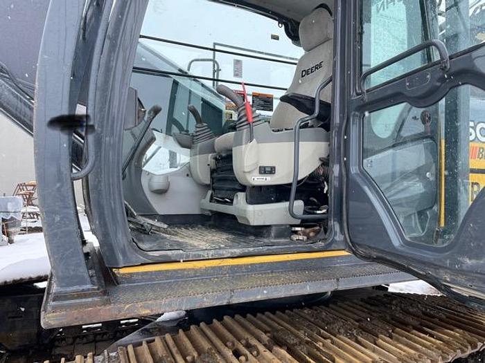 Used JOHN DEERE 250G 