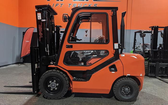 Holy Moly! 2021 Viper FD30 with Cab!