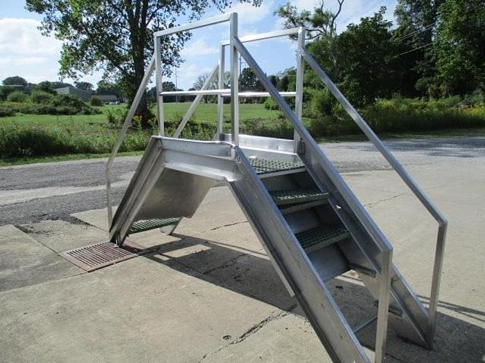 Used Crossover Stairs, Stainless steel 43" clear