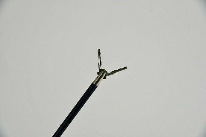 Used SNOWDEN-PENCER 90-7871 Laparoscopic Diamond Jaw Grasping Forceps