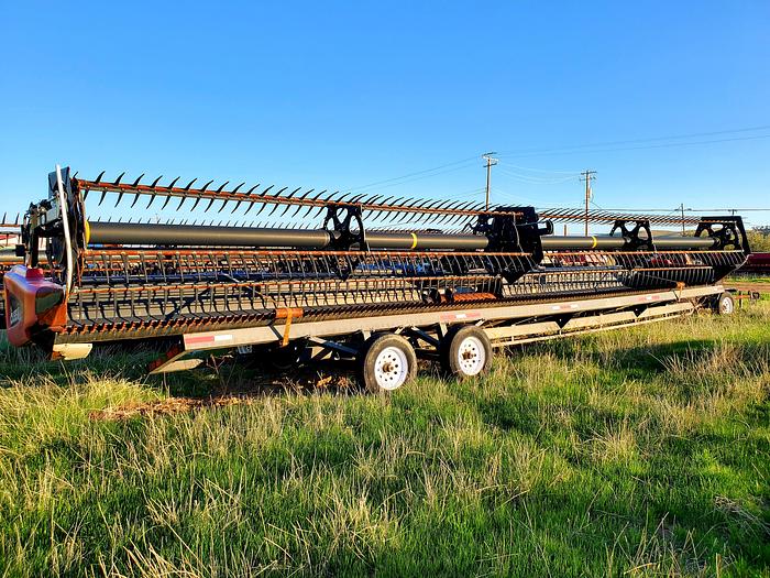 Used Case 8120 Combine w/ 40' Draper Head ** 1300 Sep Hrs **