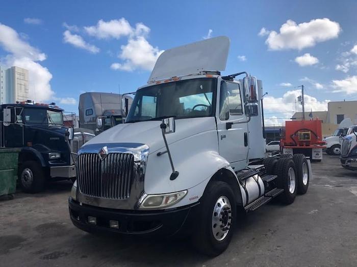 2007 INTERNATIONAL 8600 DAYCAB