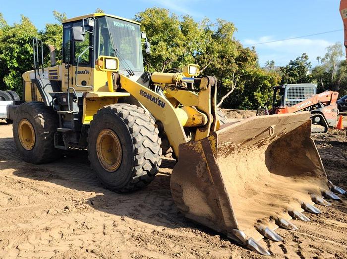 Used 2005 KOMATSU WA-400