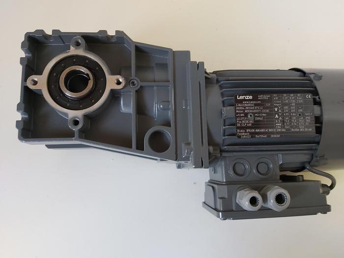 Winkelgetriebemotor, GKR04-2M HAR 071C32, 271,9 rpm, 12 Nm, Lenze neuwertig