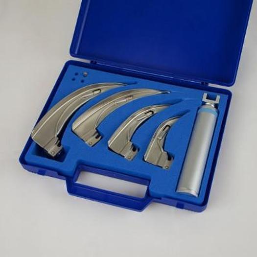 LARYNGOSCOPE AVEC 4 LAMES EN INOX DANS SA MALETTE