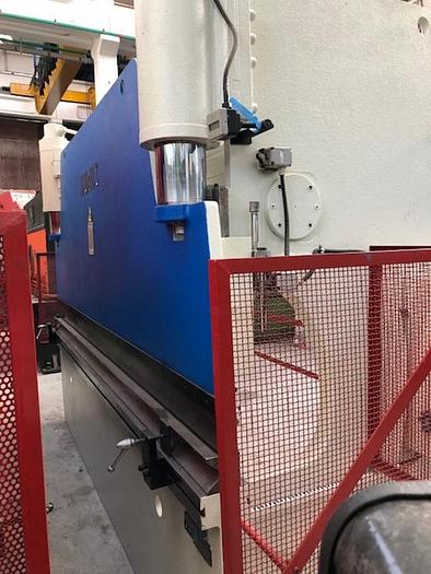 Usato PIEGATRICE COMAC IDRAULICA 3000X80 TON