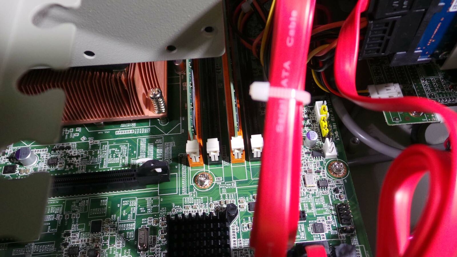 Used inner Senese iCPC-20 Computer Industrial / 90~264 Vac / RoHS Rev B1 / With Hard Disk /