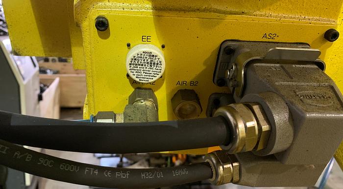 Used FANUC R2000iA/125L 6 AXIS CNC ROBOTS WITH RJ3iB CONTROLLERS