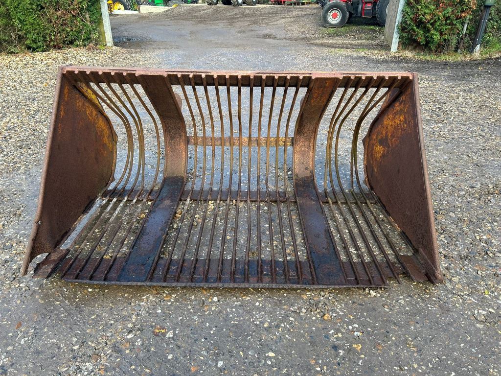 Used Sugarbeet Bucket for Sale at LBG Machinery, Ltd.