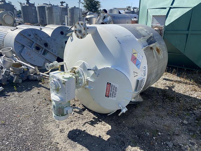 Used Used Circleville Metal Works approximately 750 gallon 304 stainless steel vertical mix tank
