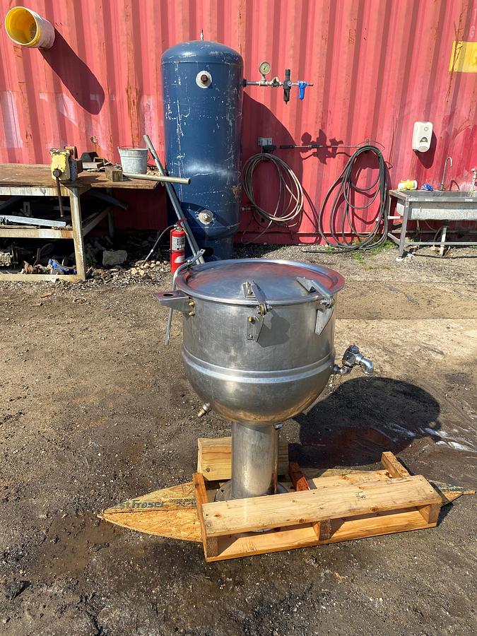 Used Used Groen 20 gallon 316 stainless steel jacketed stationary kettle