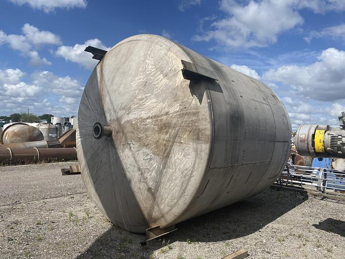 Used Used IPSCO approximately 9300 gallon 304 stainless steel vertical mix tank