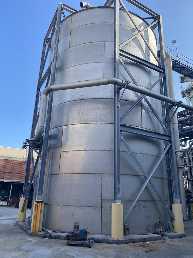 Used Used Erected Steel Products 235,000 gallon  304L stainless steel vertical mix tank.