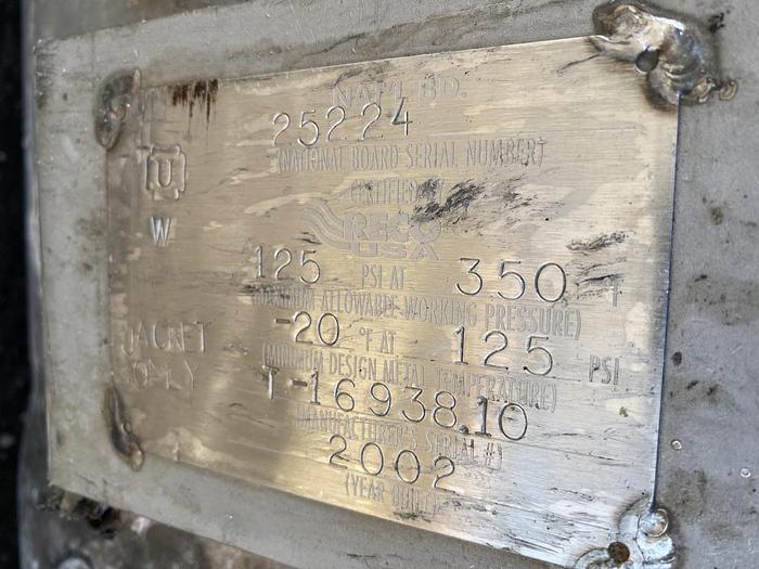 Used Used approximately 1000 gallon stainless steel tank