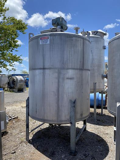 Used Used approx 1400 gallon 304 SS mix tank.