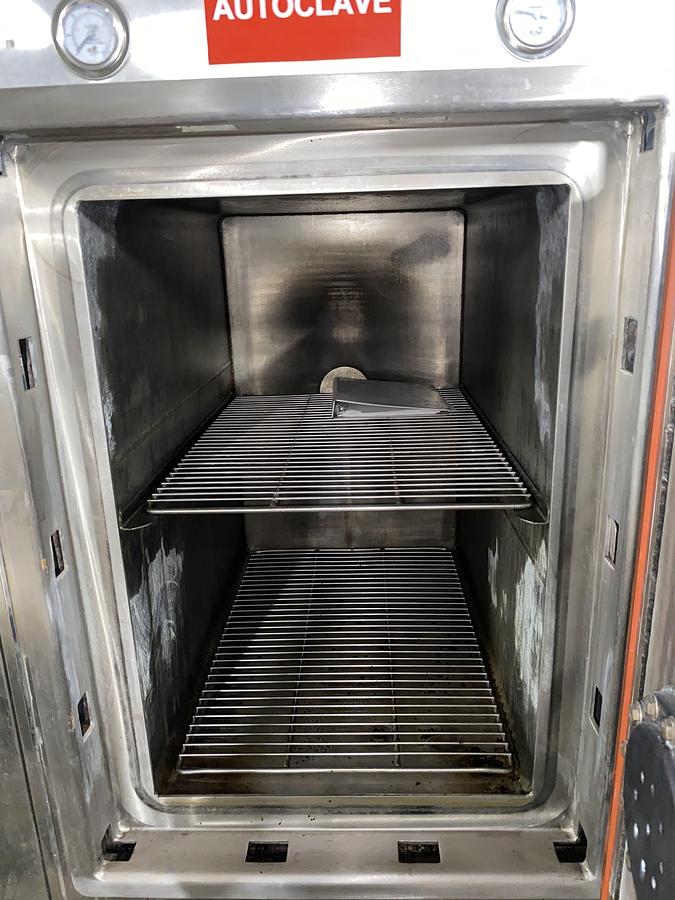 Used Used Consolidated Stills and Sterilizers Model SR-24CMC Autoclave