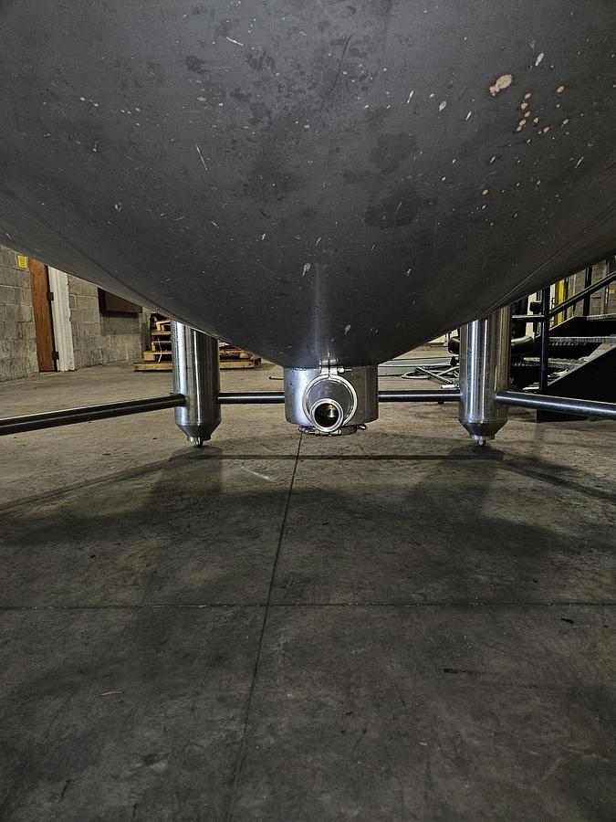 Used Used Criveller 6,000 gallon kosher 304 stainless steel jacketed fermenter tanks