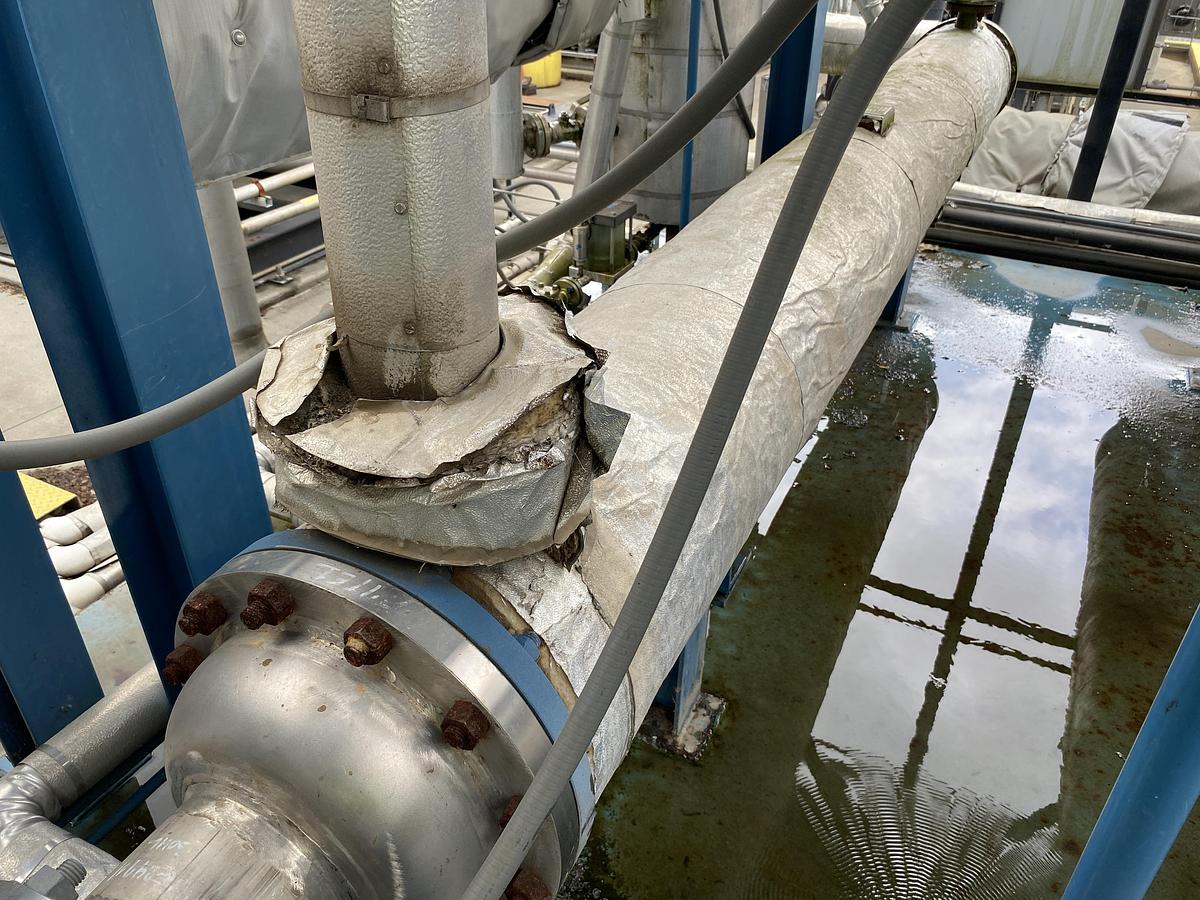 Used Used JFD Tube & Coil Products Inc. 282.5 sq ft. 304L Stainless Steel shell and tube heat exchanger