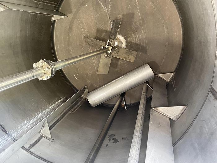 Used Used approx 1400 gallon 304 SS  mix tank.