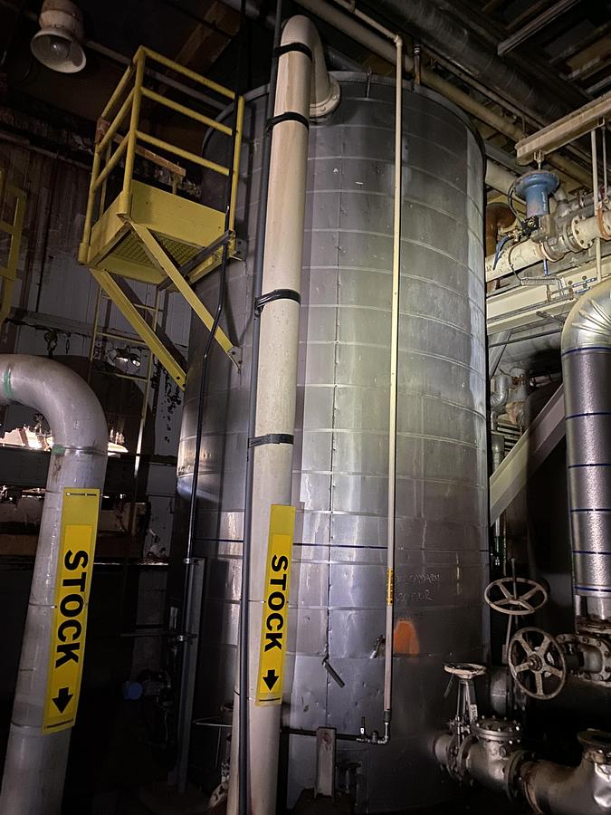 Used Used Armor Metals 3000 gallon 304L stainless steel tank