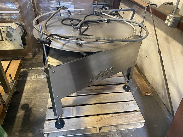 Used Used E-Pak 6 Head automatic pressure gravity filler