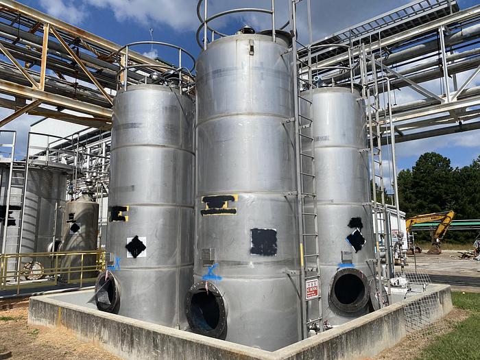 Used Used Eisenback Equipment Sales Inc.  approximately 3000 gallon 304 stainless steel vertical storage tank