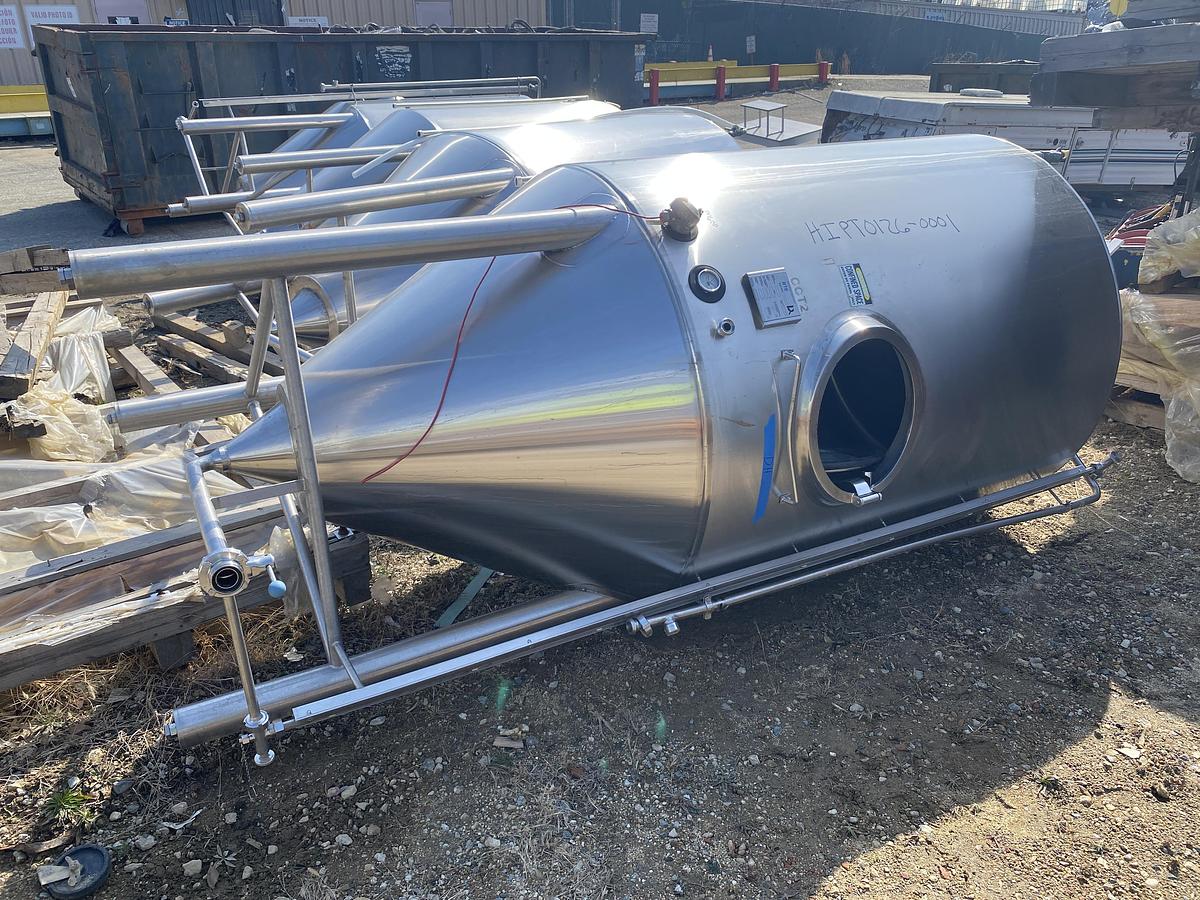 Used Used Deutshe Babcock BTE Gruppe Bdag 2600L/680 gallon 304 stainless steel vertical jacketed tank