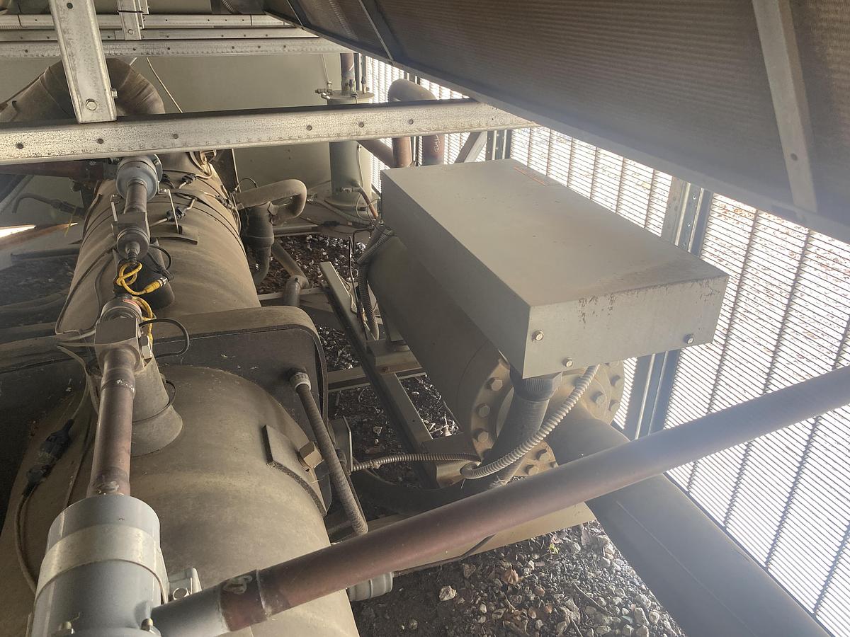 Used Used Trane 185 ton air cooled chiller.
