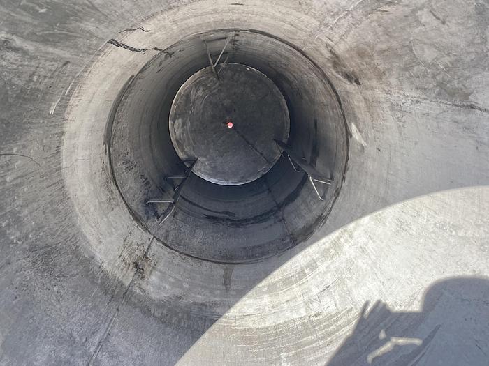 Used Used approximately 1000 gallon jacketed stainless steel tank