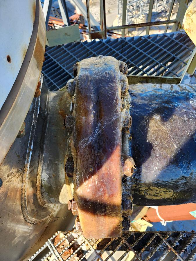 Used Used Advanced Vessel & Alloy approximately 3700 sq ft. Duplex 2205 vertical shell and tube heat exchanger