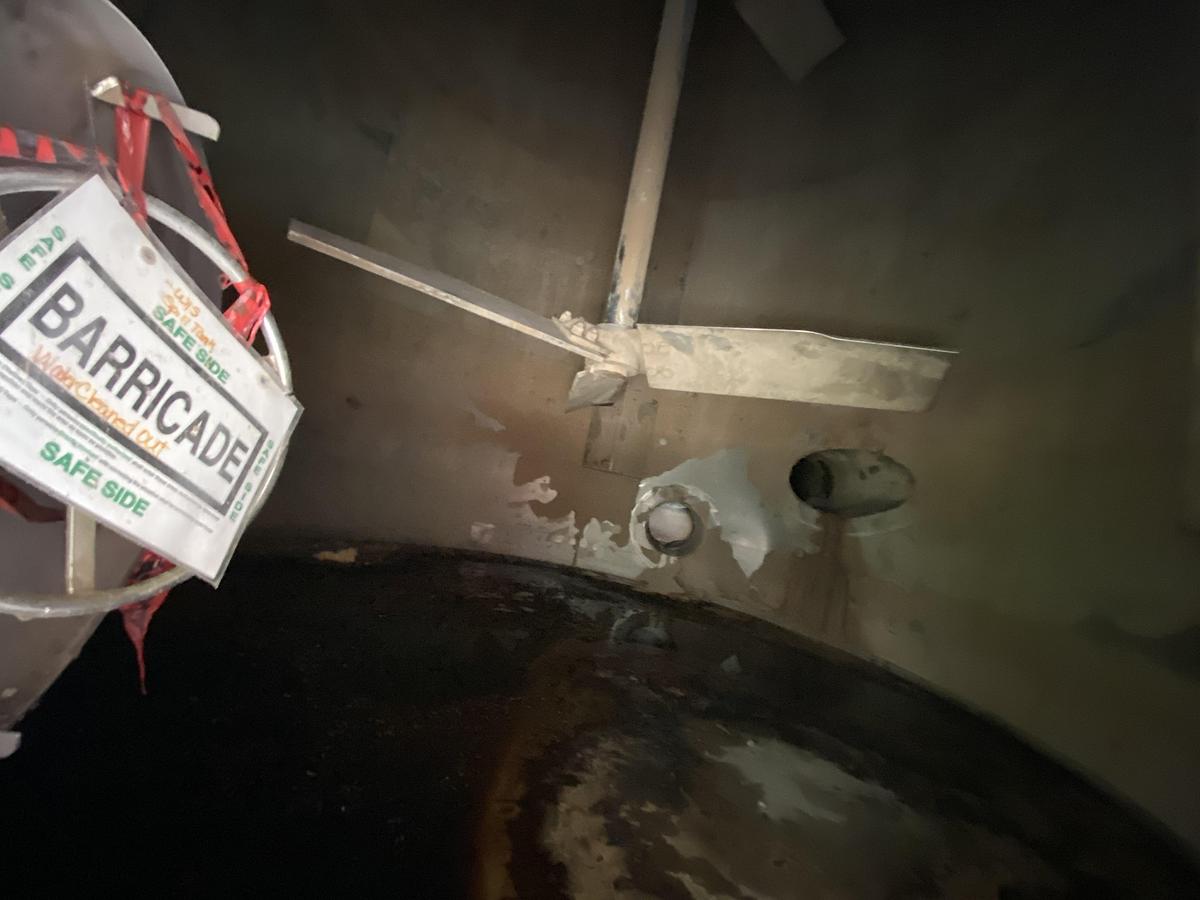 Used Used A.V.A. approximately 10,500 gallon stainless steel vertical mix tank