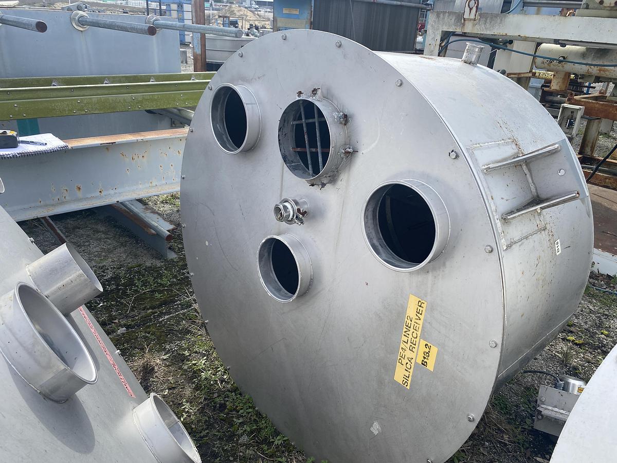 Used Used approximately 43 cu ft. stainless steel vertical hopper