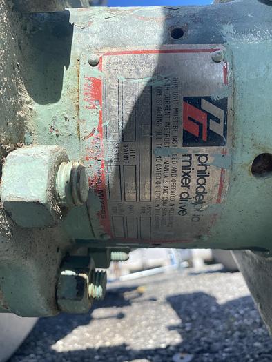 Used Used Alloy Fabricators Inc. approximately 1000 gallon 304 stainless steel vertical mix tank