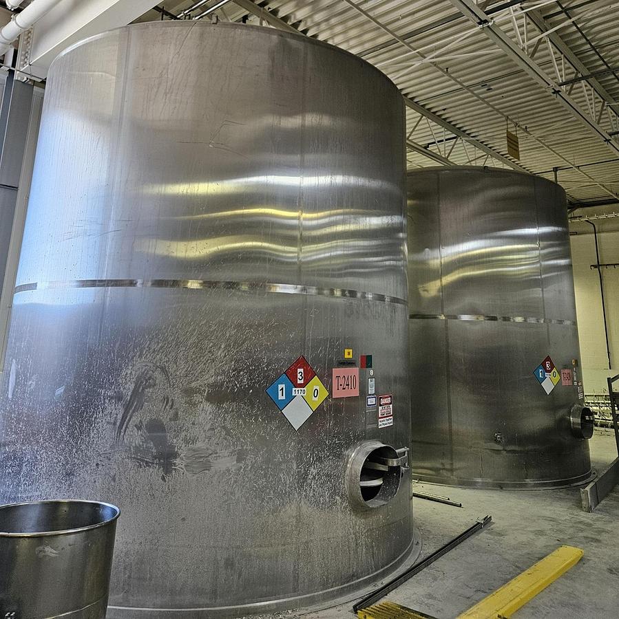 Used Used SFI 13,000 gallon 304 stainless steel sanitary storage tank