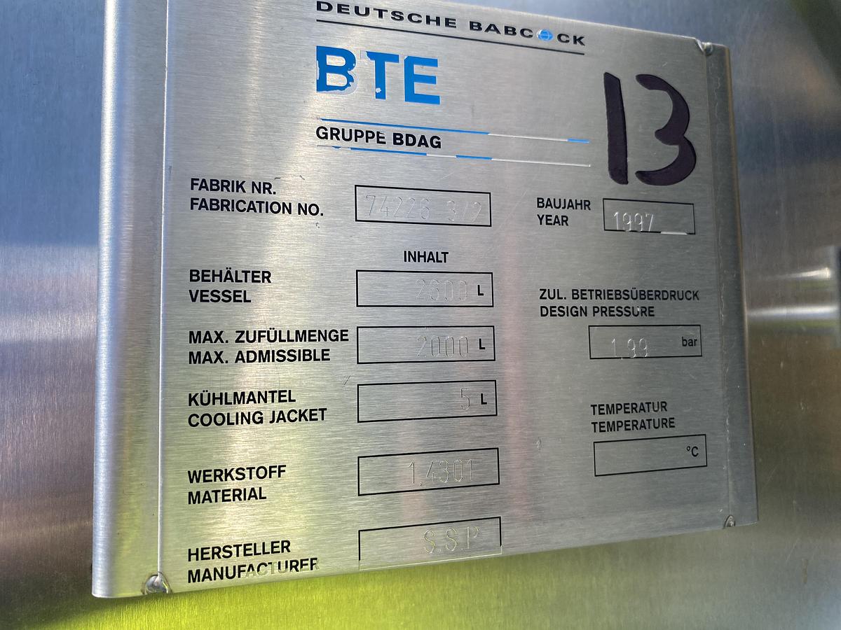 Used Used Deutshe Babcock BTE Gruppe Bdag 2600L/680 gallon 304 stainless steel vertical jacketed tank