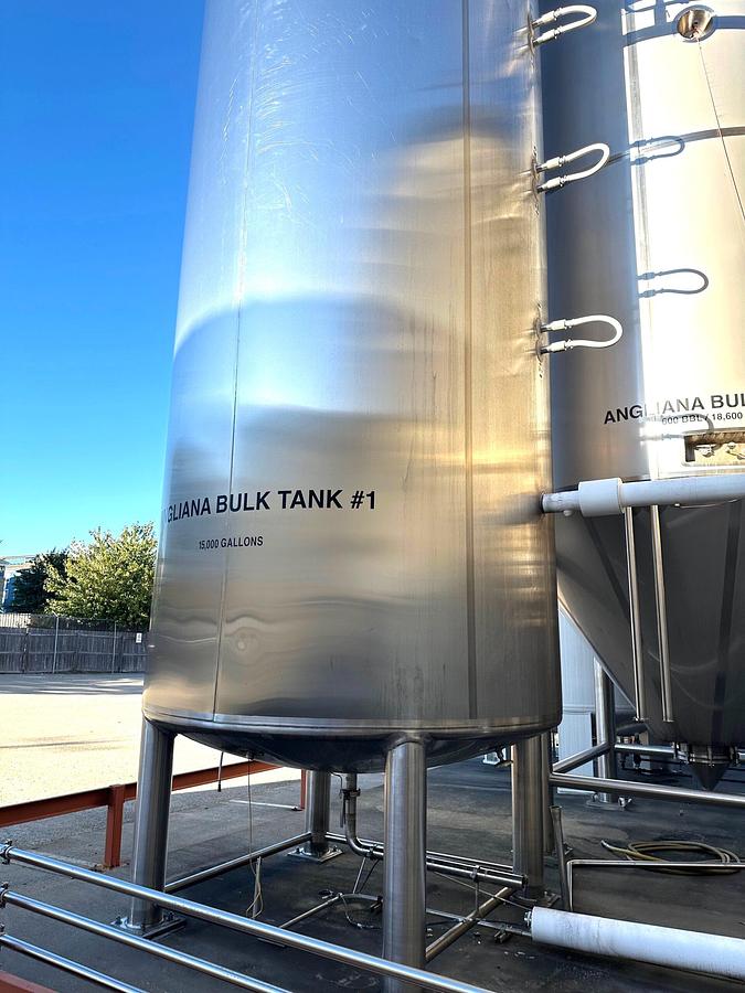 Used Used approximately 15,000 gallon Stainless Steel silo