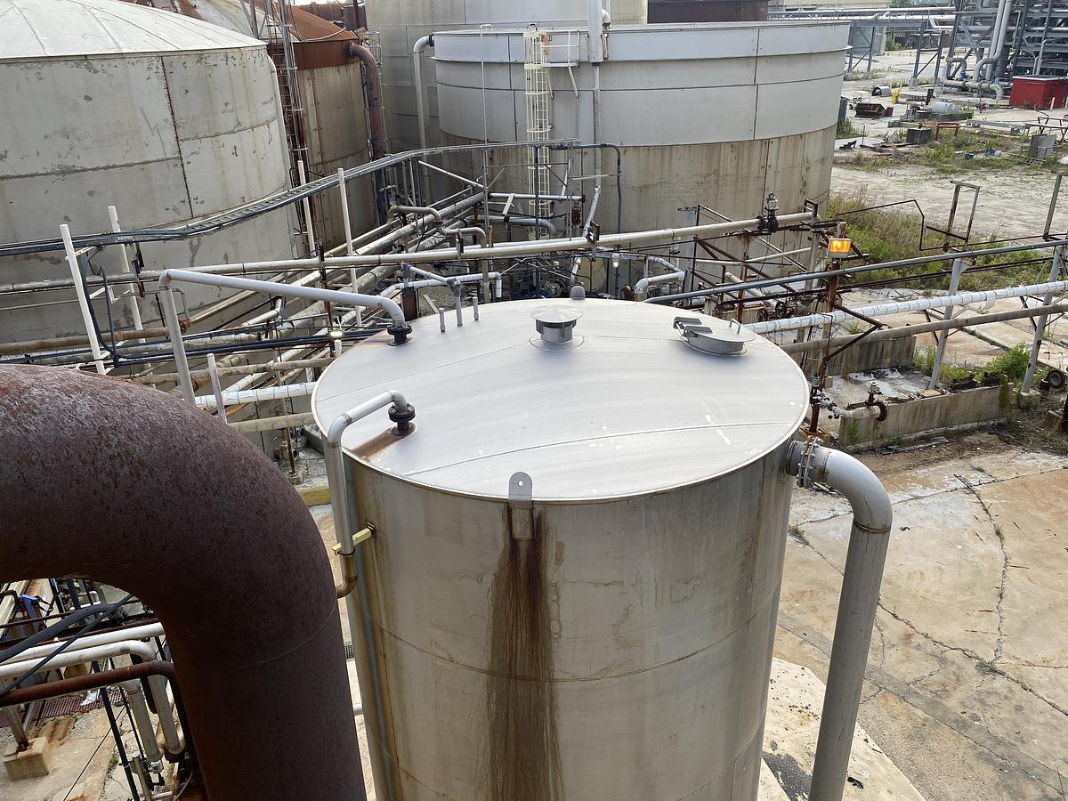 Used Used Advance Vessel and Alloy 22,000 gallon 316L stainless steel vertical tank