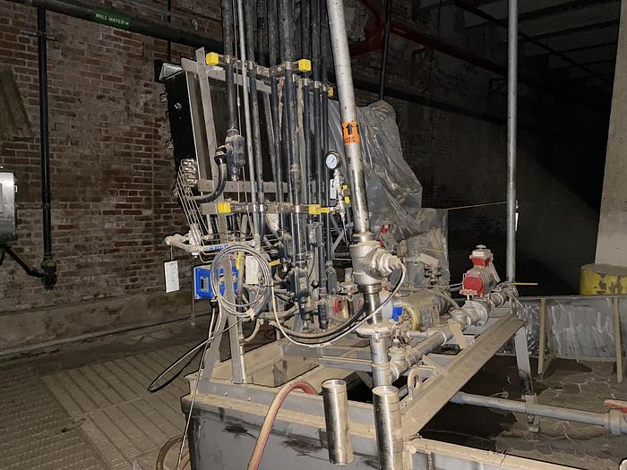 Used Used Culligan approximately 2,500 gallon stainless steel media tank