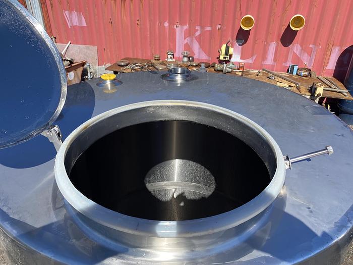 Used Unused BCast Stainless Steel Products approximately 600 gallon 304 stainless steel sanitary vertical tank